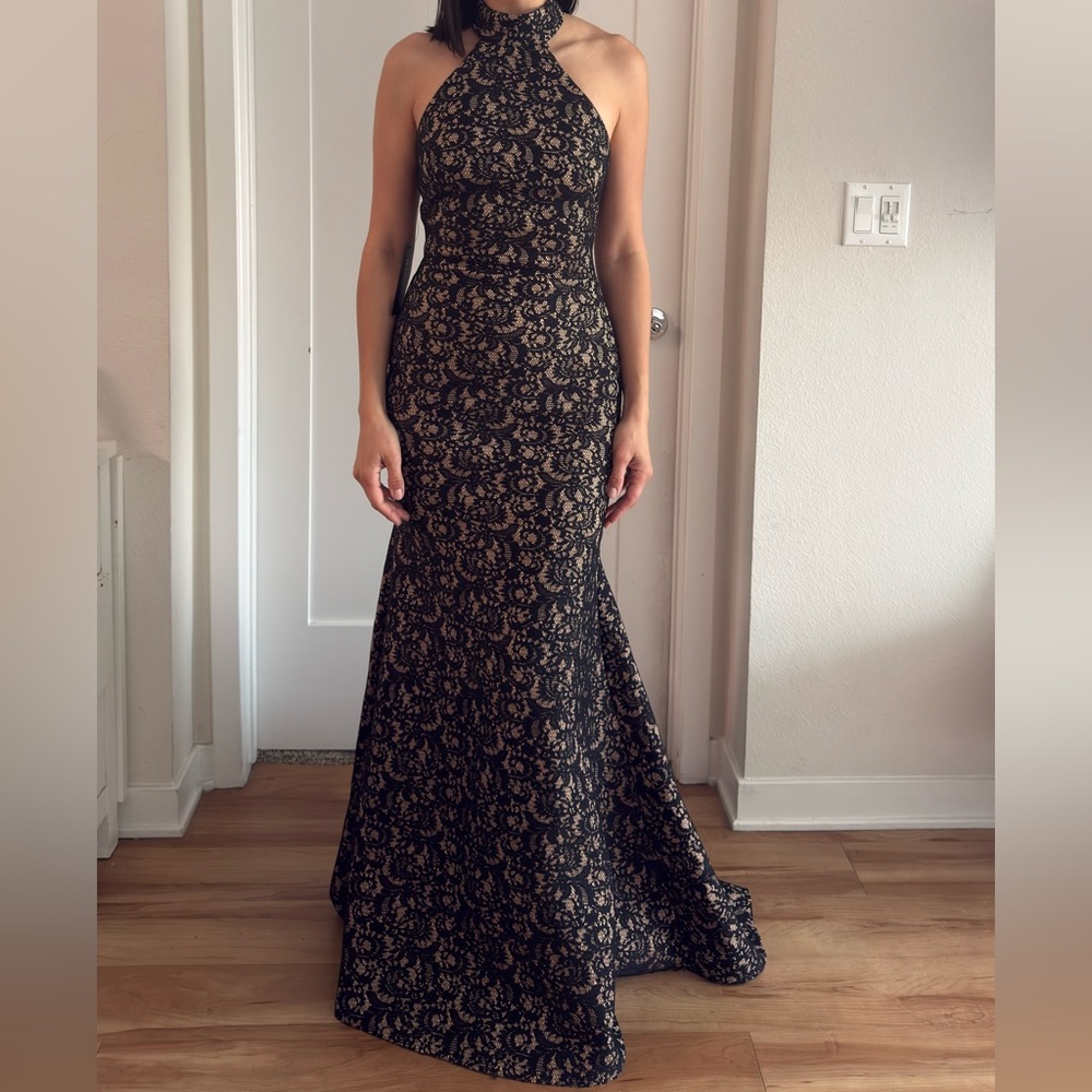 Marciano Elegant Black Lace Evening Gown